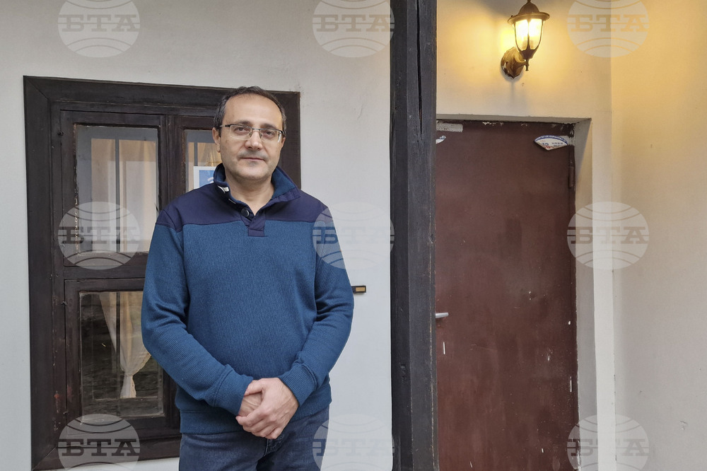 Шумен - Боян Йорданов - “Под месечината, огромна като тиква”