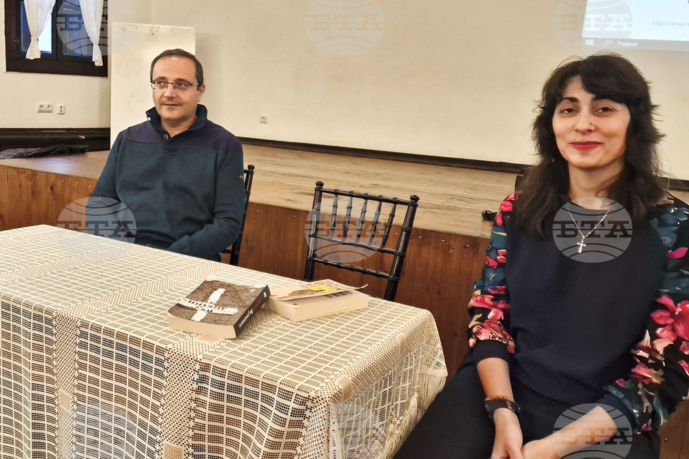 Шумен - Боян Йорданов - “Под месечината, огромна като тиква”