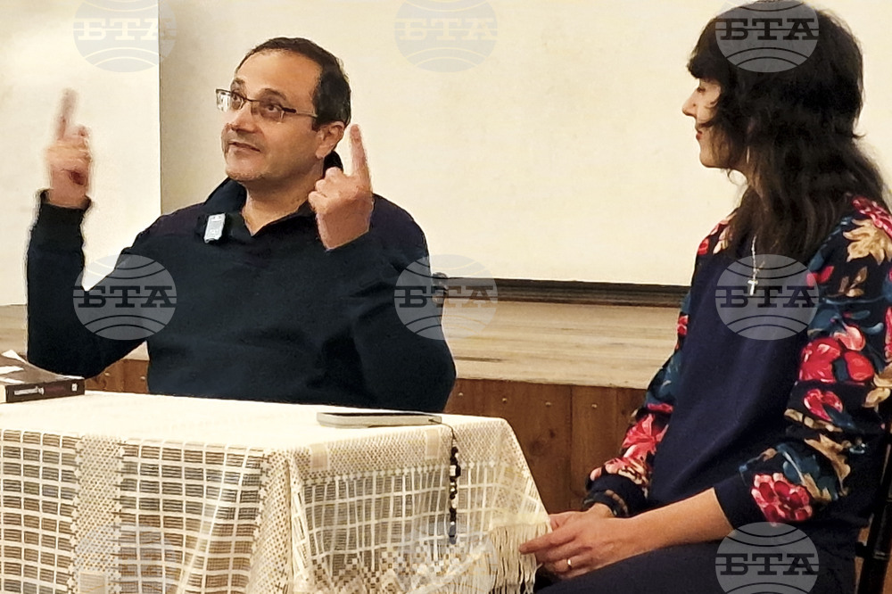 Шумен - Боян Йорданов - “Под месечината, огромна като тиква”