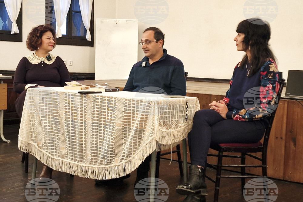 Шумен - Боян Йорданов - “Под месечината, огромна като тиква”