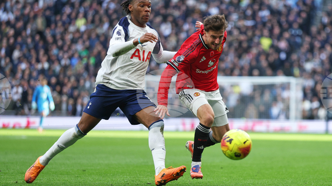 Мъж е арестуван заради отправени вербални обиди срещу Мейсън Маунт на мача на Манчестър Юнайтед срещу Тотнъм в Лондон