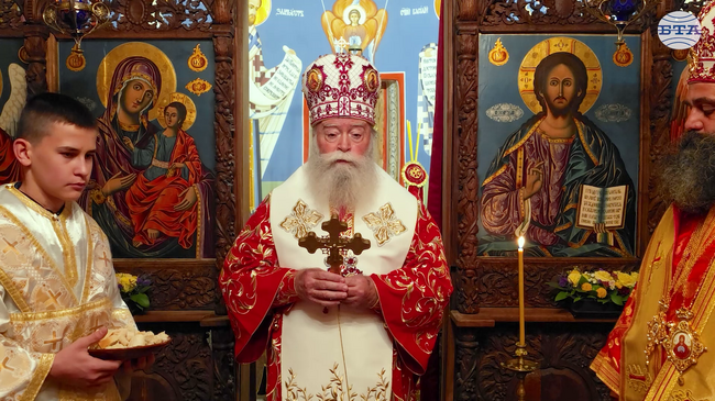 Свети Архангел Михаил е правил и прави много чудеса, каза Ловчанският митрополит Гавриил на храмовия празник на Чекотинския манастир