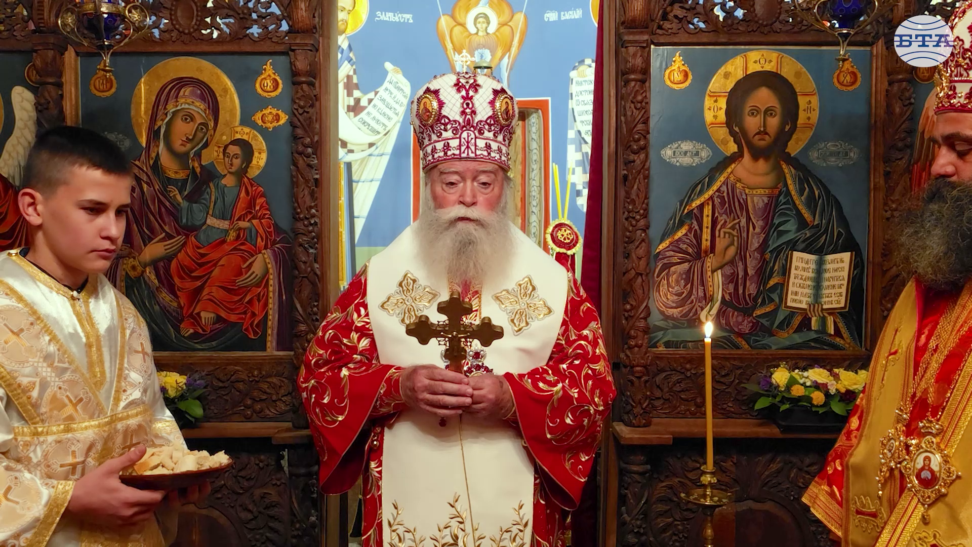 Свети Архангел Михаил е правил и прави много чудеса, каза Ловчанският митрополит Гавриил на храмовия празник на Чекотинския манастир