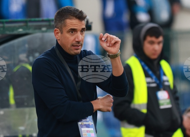 "Днес фундаменталното беше по-активното поведение с топката, както и когато се защитавахме", доволен е Хулио Веласкес след срещата в Монтана