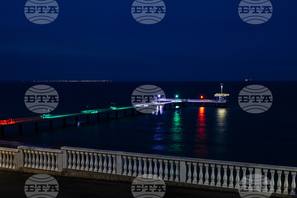 Бургас - мост - цветовете на трибагреника