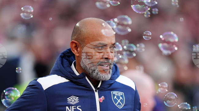 Предстоящият трансферен прозорец ще бъде много важен за Уест Хем, заяви Нуно Еспирито Санто