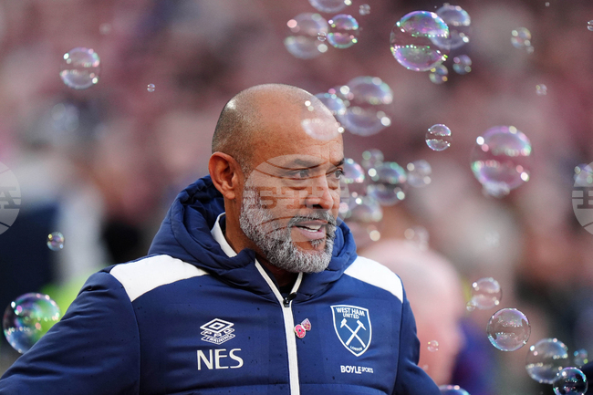 Предстоящият трансферен прозорец ще бъде много важен за Уест Хем, заяви Нуно Еспирито Санто