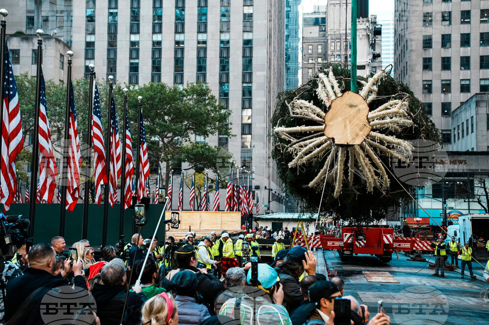 Rockefeller-Center-Christmas-Tree