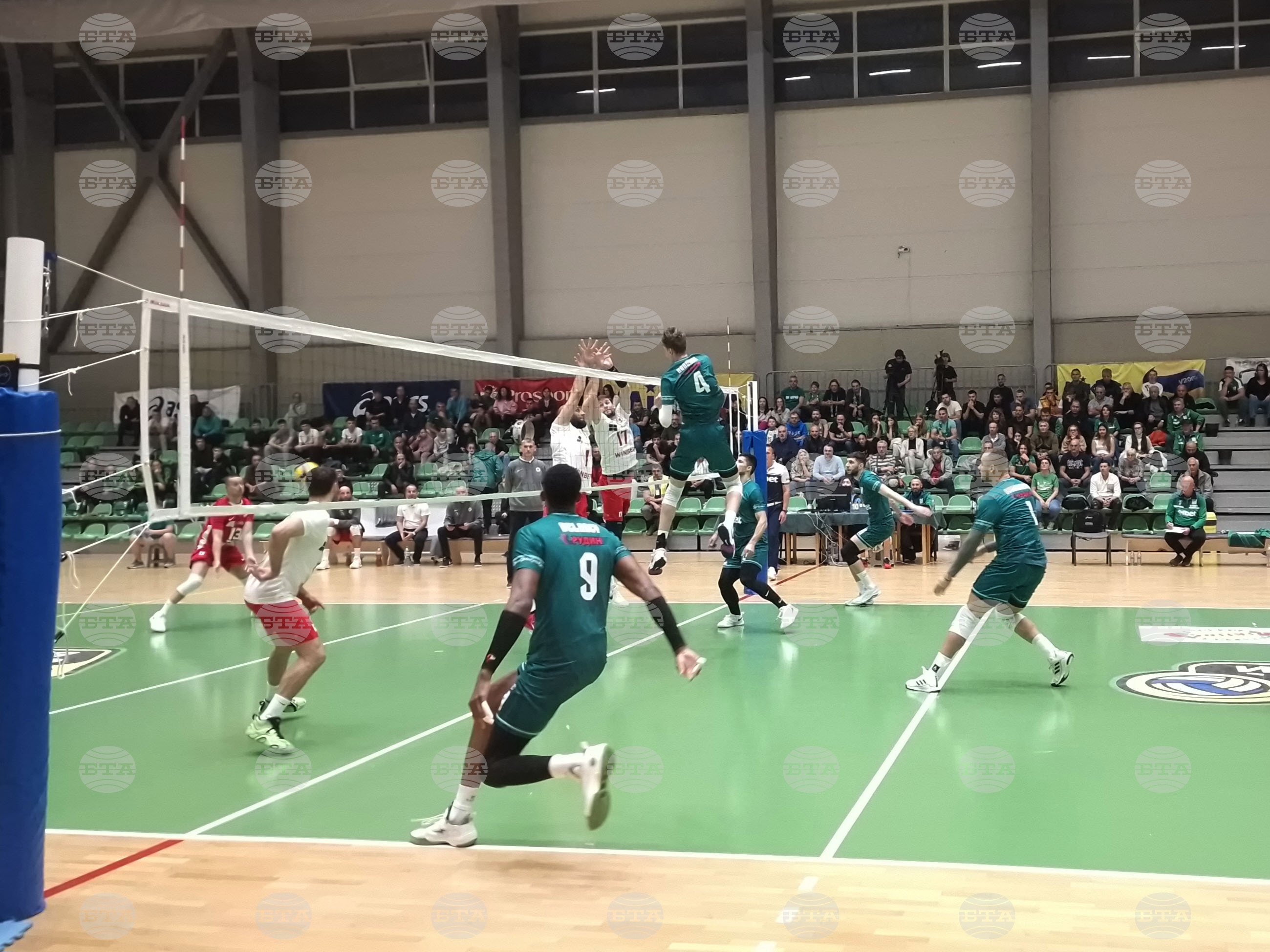 Берое с паметен обрат в дебюта си на европейската волейболна сцена