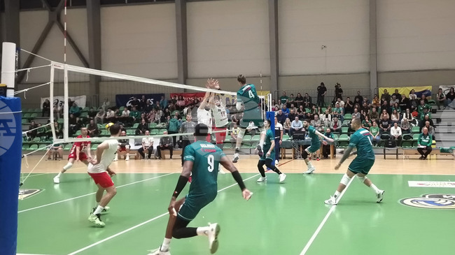 Берое с паметен обрат в дебюта си на европейската волейболна сцена