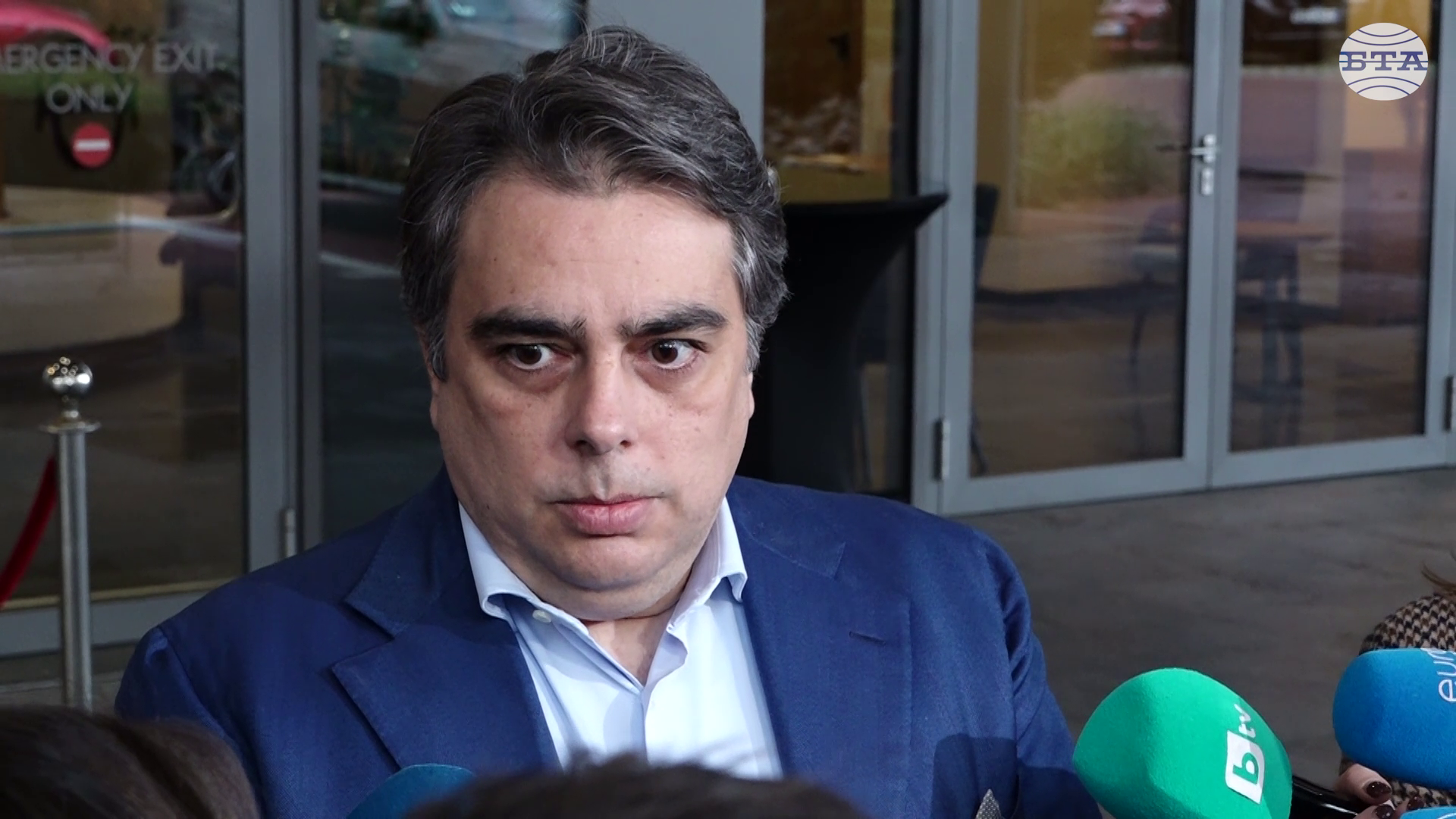 Не е добра идея хората, които фалираха "Булгартабак", да се упражняват върху рафинерията в Бургас, коментира Асен Василев