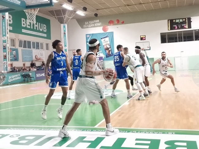 Мъжкият баскетболен Берое представи ново попълнение преди днешното си домакинство на Ботев (Враца) от НБЛ