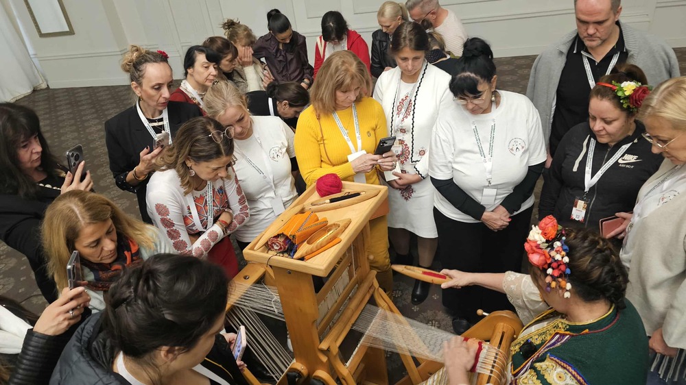 С лекции, практически семинари и филм премина вторият ден от Четвъртата среща на ръководителите на български фолклорни състави в чужбина