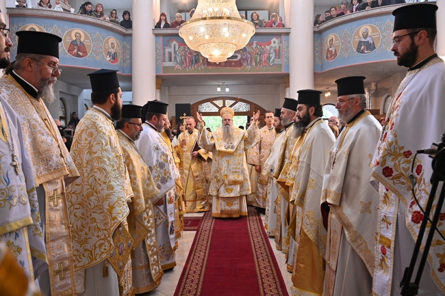 Пловдивският митрополит Николай възглави архиерейска света литургия в Асеновград