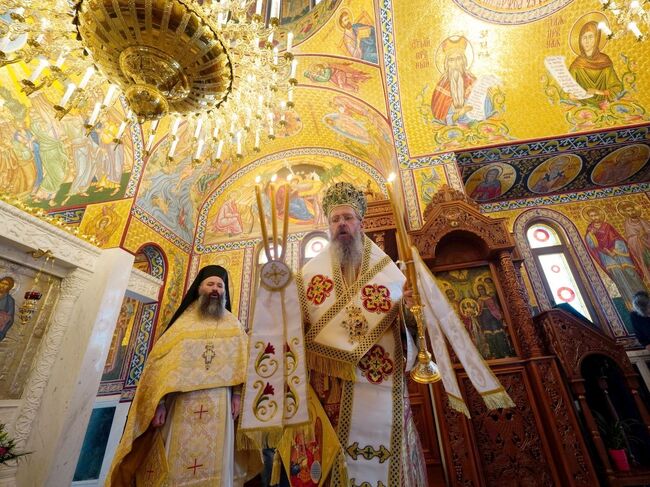 Десетки миряни се събраха в храм "Св. Архангели" в Пловдив на Архангеловден