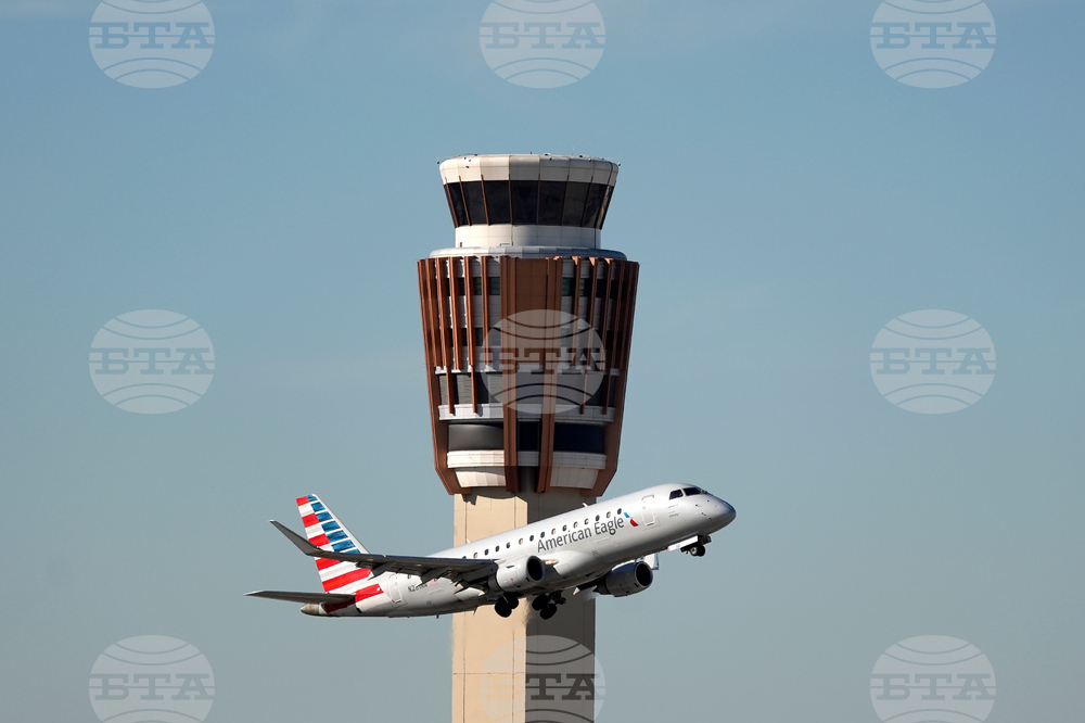 Хаосът на летищата в САЩ се задълбочава след отмяната на стотици полети заради спрялото работа правителство