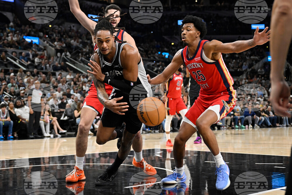 Pelicans Spurs Basketball