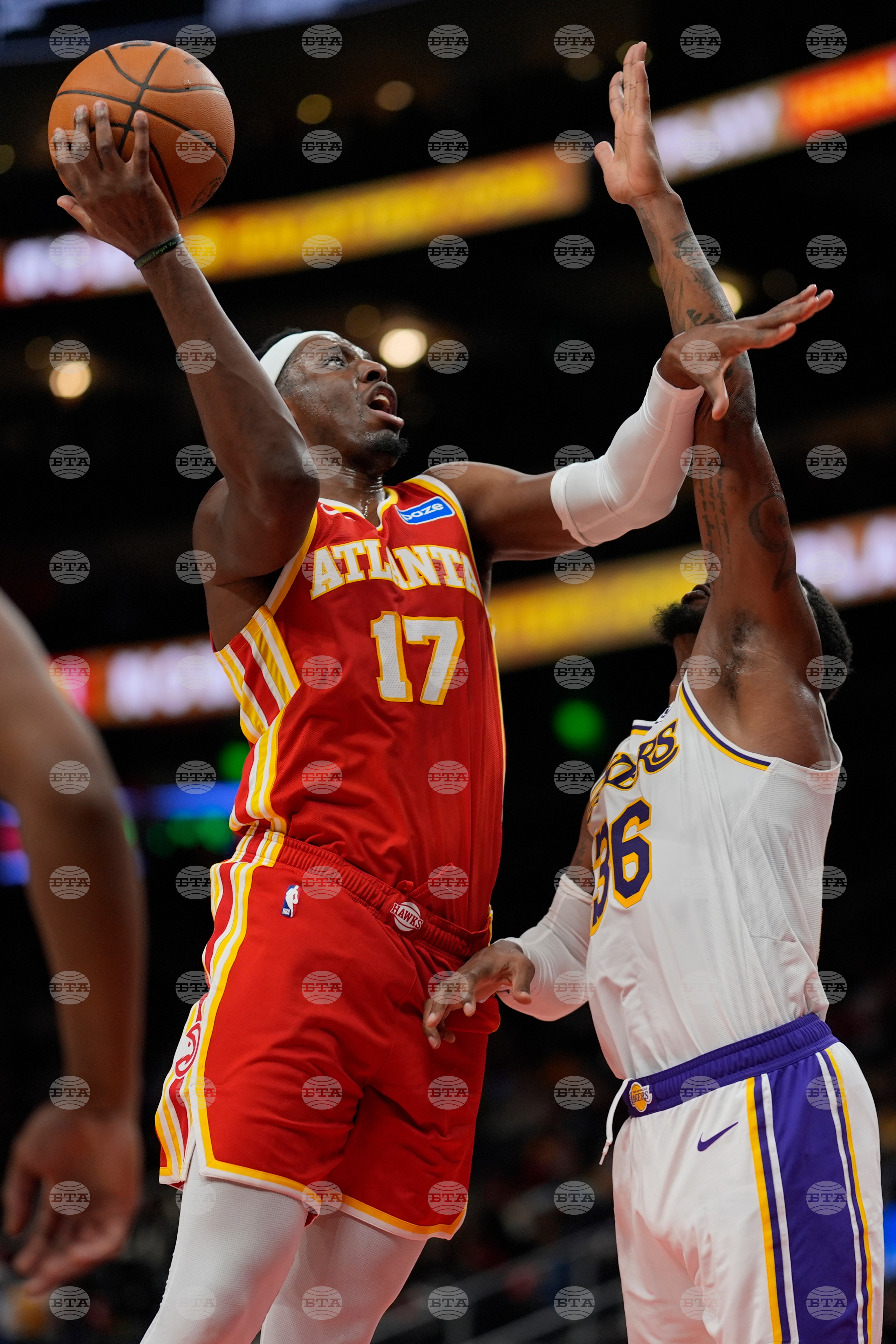 Lakers Hawks Basketball