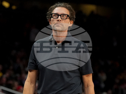 Lakers Hawks Basketball