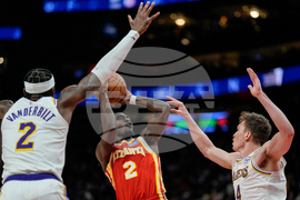 Lakers Hawks Basketball