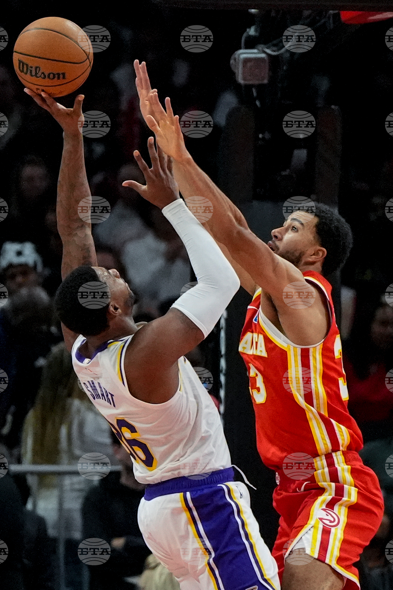 Lakers Hawks Basketball