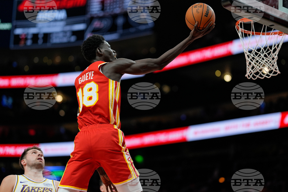 Lakers Hawks Basketball