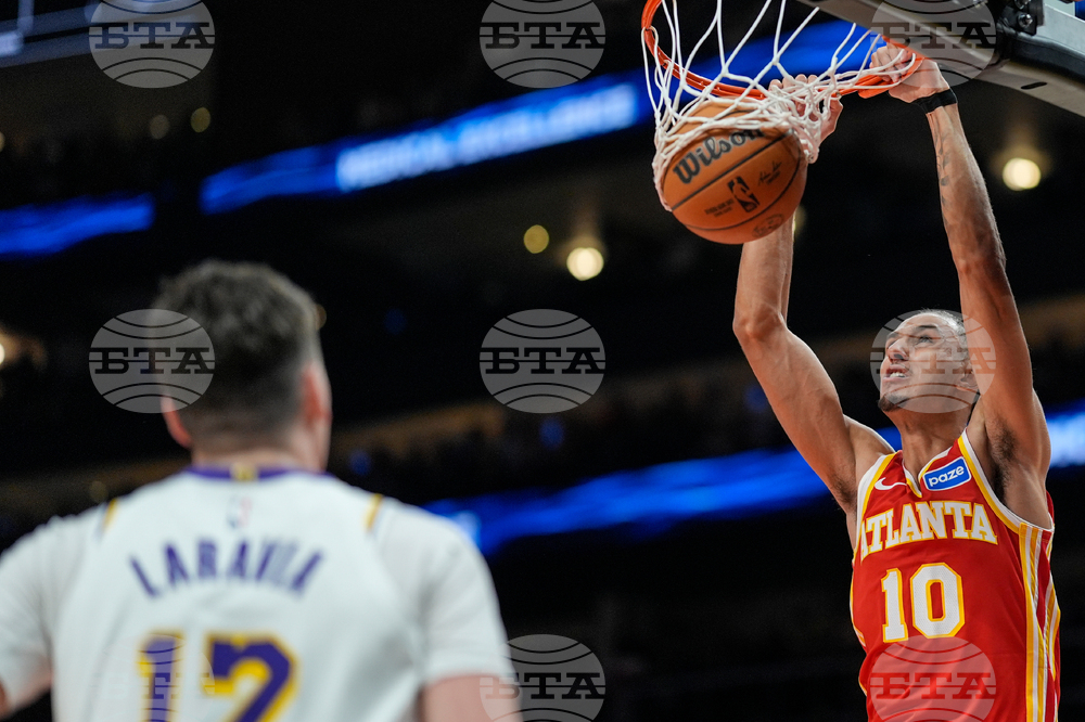 Lakers Hawks Basketball