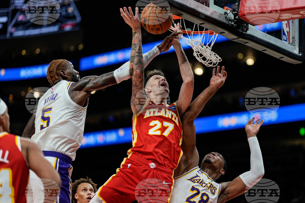 Lakers Hawks Basketball