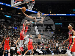 Pelicans Spurs Basketball