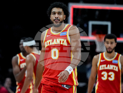 Lakers Hawks Basketball