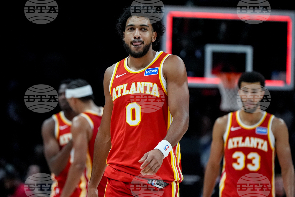 Lakers Hawks Basketball