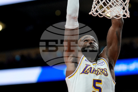 Lakers Hawks Basketball