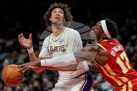 Lakers Hawks Basketball