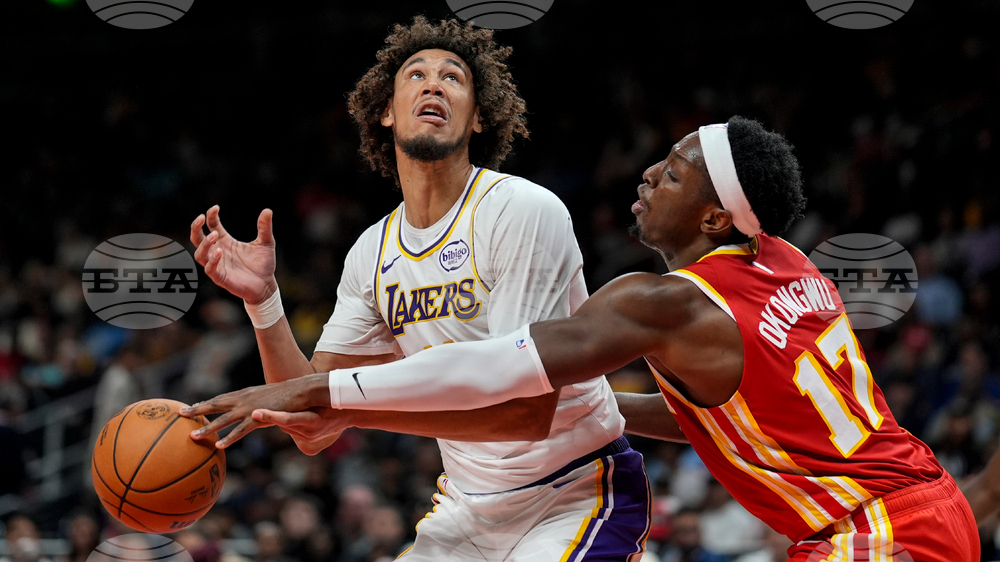 Lakers Hawks Basketball