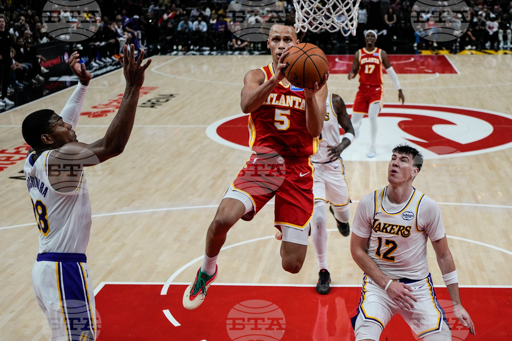 APTOPIX Lakers Hawks Basketball