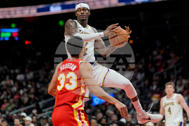 Lakers Hawks Basketball