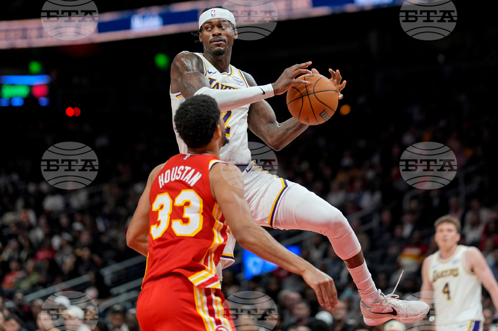 Lakers Hawks Basketball