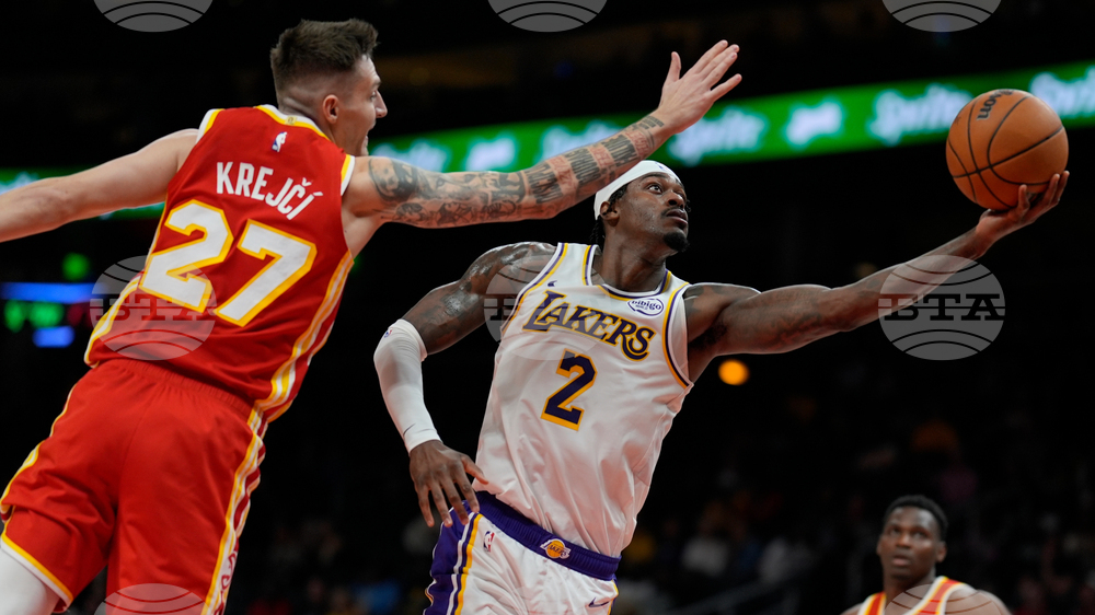 Lakers Hawks Basketball