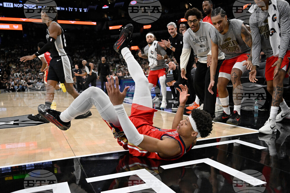 Pelicans Spurs Basketball