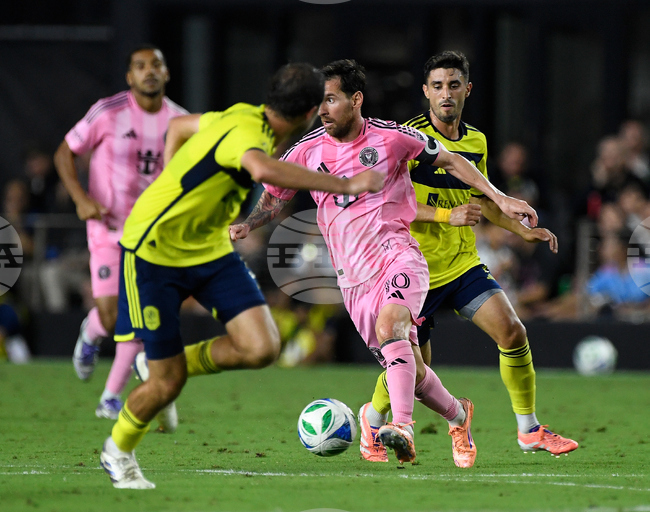 Лионел Меси вкара два гола и направи две асистенции за успеха на Интер Маями срещу Нашвил