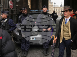 France Louvre Fedora Man