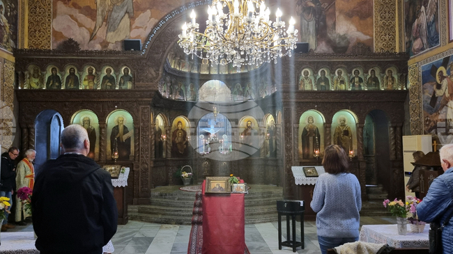 На силата на вярата в Бог, смирението и търпението бяха посветени неделните църковни служби 