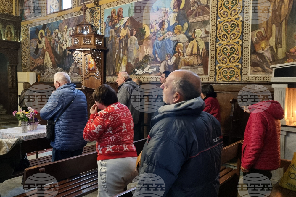 Търговище - храм „Св. Йоан Рилски“ - неделна служба