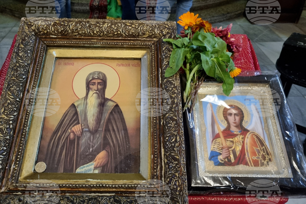 Търговище - храм „Св. Йоан Рилски“ - неделна служба