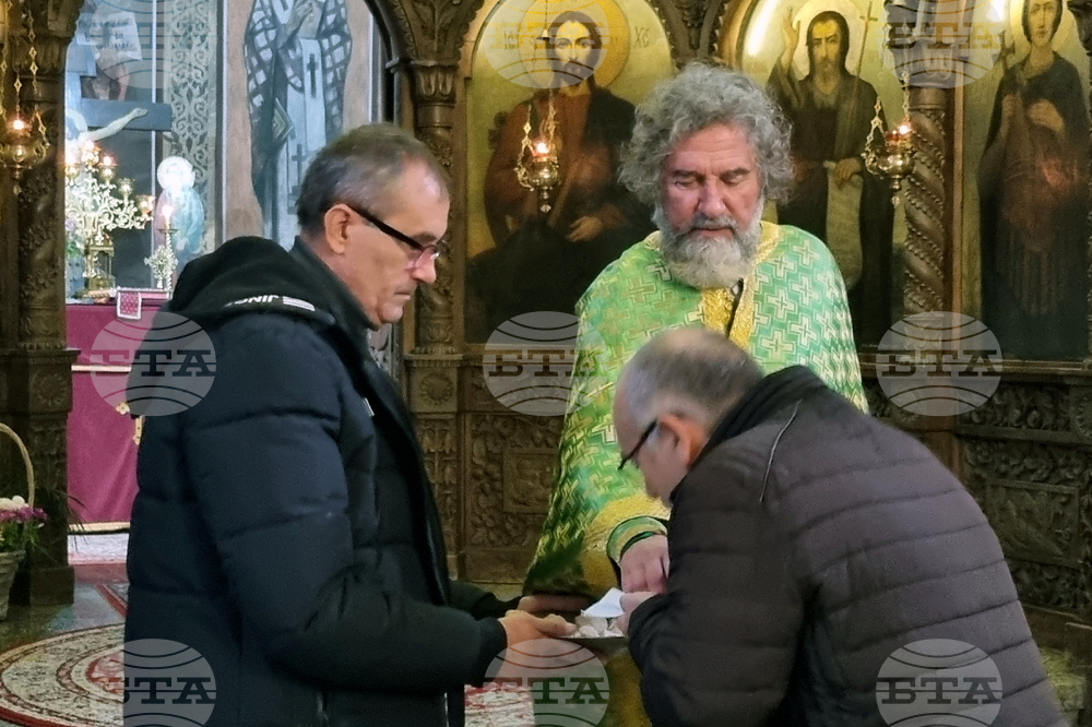 Търговище - храм „Св. Йоан Рилски“ - неделна служба