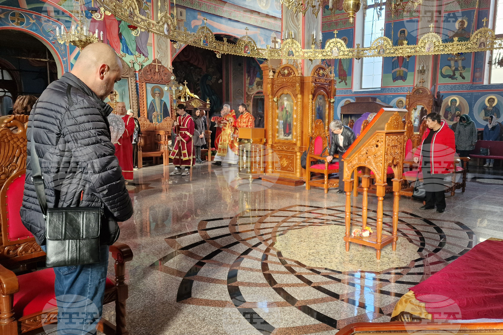 Шумен - отец Красимир - неделна служба и проповед