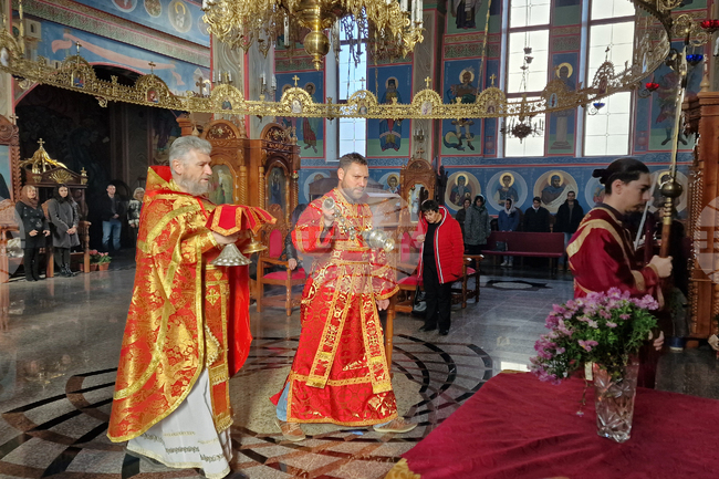 Шумен - отец Красимир - неделна служба и проповед