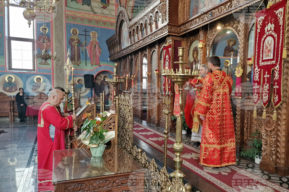 Шумен - отец Красимир - неделна служба и проповед