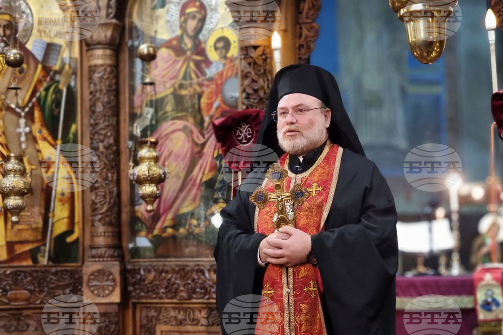 Ямбол - храм „Св. Николай Чудотворец” - литургия