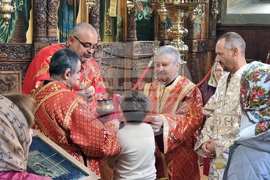 Ямбол - храм „Св. Николай Чудотворец” - литургия